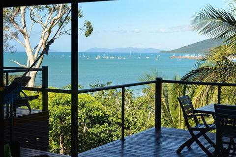 Crusoe's Beach House - Airlie Beach - Darwin Holiday 2