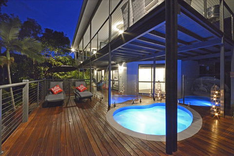 Crusoe's Beach House - Airlie Beach - Darwin Holiday 3