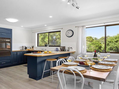 Culburra Beach Retreat - Close To Two Beaches - Darwin Holiday 2