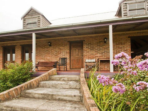 Culburra Cottage - Charming Country Style Cottage - Darwin Holiday 0