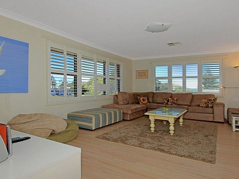 Culburra Getaway - Close To Beach And Lake - Darwin Holiday 1