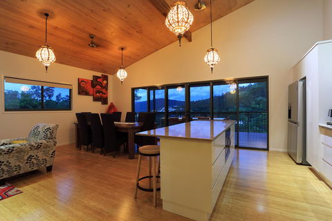Cumberland Holiday Home - Holiday Home - Darwin Holiday 3