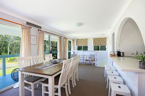 Curleys @ Culburra - Family & Pet Friendly - Darwin Holiday 0