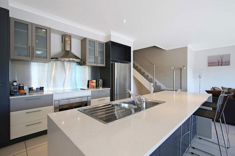 Cypress Townhouse 11 - Darwin Holiday 1
