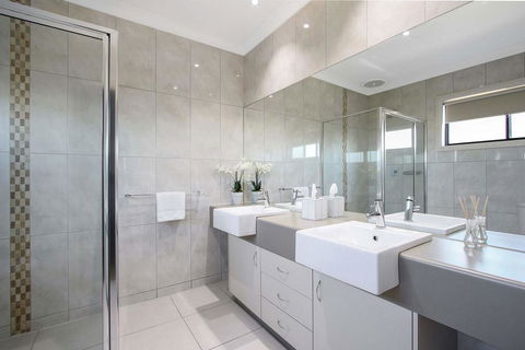 Cypress Townhouse 23 - Suite - Darwin Holiday 1
