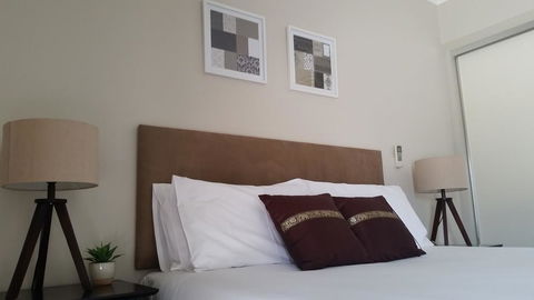 Cypress Waterfront Spa Apartment - Darwin Holiday 2