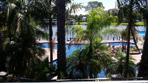 Cypress Waterfront Spa Apartment - Darwin Holiday 0