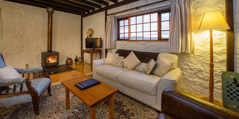 Daisy Bank Cottages - Darwin Holiday 1