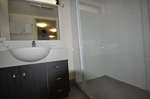 Dalby Fairway Motor Inn - Darwin Holiday 3