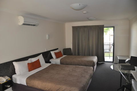 Dalby Fairway Motor Inn - Darwin Holiday 2