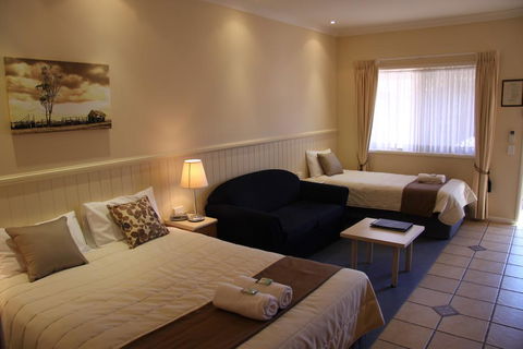 Dalby Mid Town Motor Inn - Darwin Holiday 2