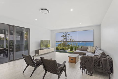 Danalene Parade, 46B Maggie's Place - Darwin Holiday 1