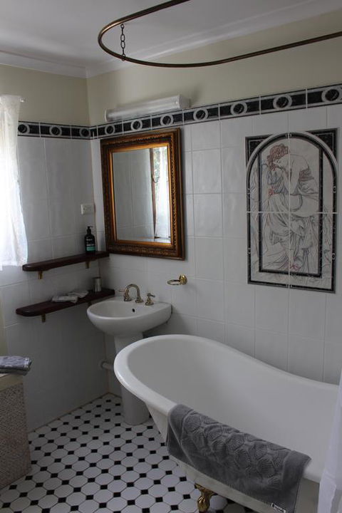 Dancing Waters Cottage - Darwin Holiday 3