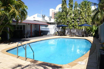 Darwin Poinciana Inn with Darwin Holiday