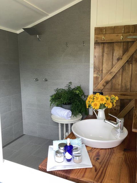 Dayboro - Blue Ridge Lavender Cottage - Darwin Holiday 3