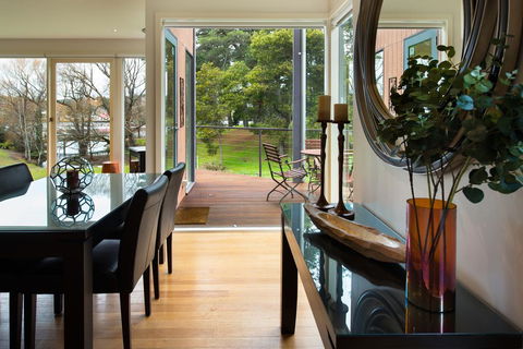 Daylesford Lake Villa 2 - Darwin Holiday 1