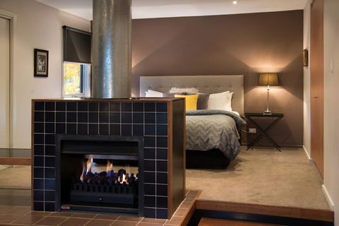 Daylesford Spa Villa 4 - Darwin Holiday 1