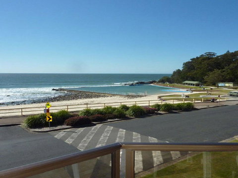 Debra Court 6 - Darwin Holiday 1