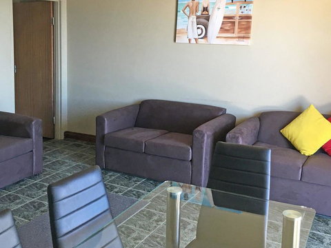 Debra Court 6 - Darwin Holiday 3