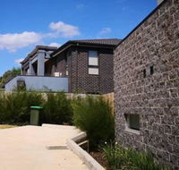 Delicate and Peaceful Bundoora Townhouse 11 - Darwin Holiday