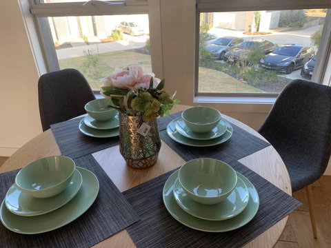 Delicate And Peaceful Bundoora Townhouse 13-R3 - Darwin Holiday 1