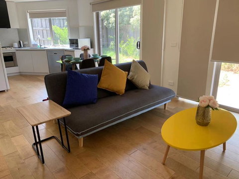 Delicate And Peaceful Bundoora Townhouse 7-R4 - Darwin Holiday 2