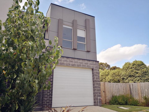 Delicate And Peaceful Bundoora Townhouse 7-R4 - Darwin Holiday 0