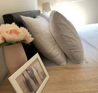 Delicate Bedroom in Bentleigh East - Darwin Holiday