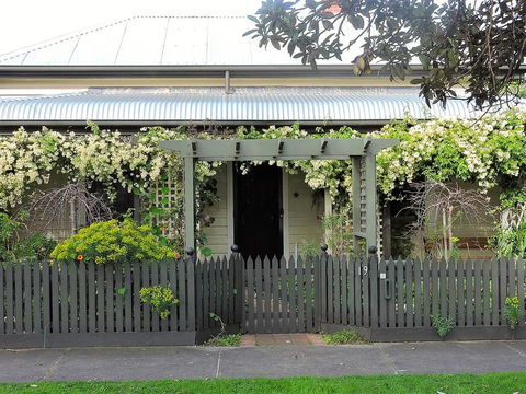 Delightful Cottage - Darwin Holiday 0