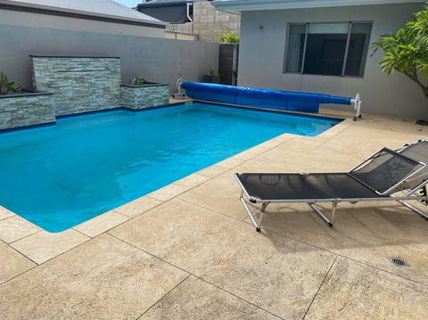 Delux Living In Wannanup - Darwin Holiday 0