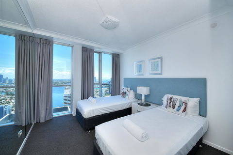 Deluxe Chevron Renaissance - Darwin Holiday 2