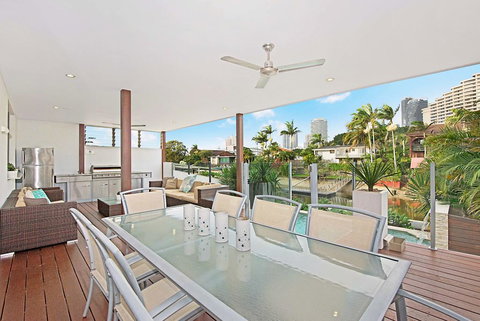 Deluxe On Water - Darwin Holiday 2