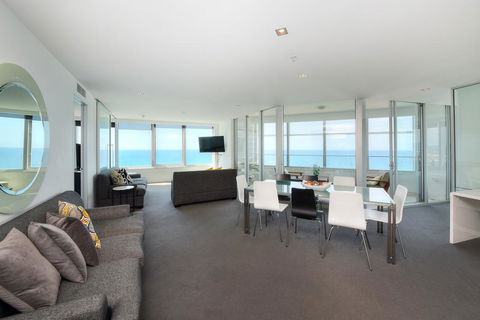 Deluxe Private Apartment In Surfers Paradise - Darwin Holiday 3