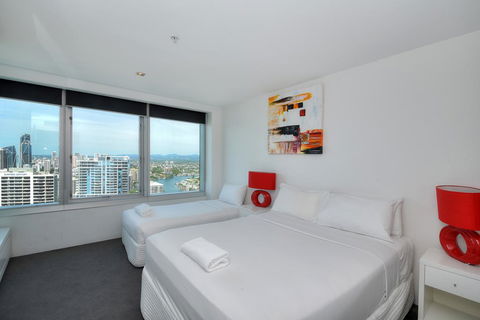 Deluxe Private Apartment In Surfers Paradise - Darwin Holiday 1