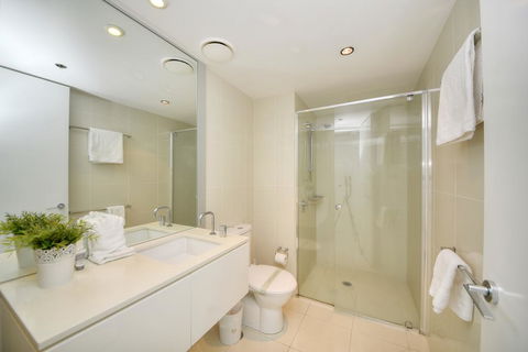 Deluxe Private Apartment In Surfers Paradise - Darwin Holiday 0