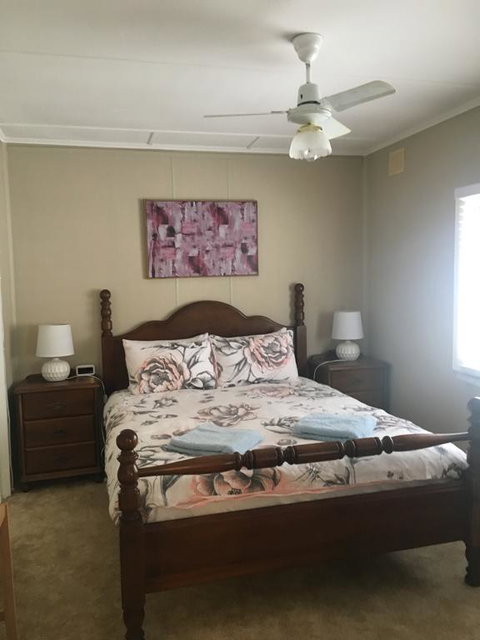 Desert Flower Cottages On Wolfram St - Darwin Holiday 1