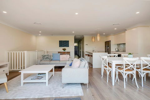 DESIGNER HOLIDAY BEACH PAD // 4 BED // COPA - Darwin Holiday 3