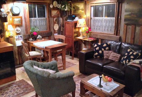 Devon Cottage - Darwin Holiday 2