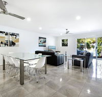 Diamond Beach 3 Bedroom Poolside Apartment - Darwin Holiday