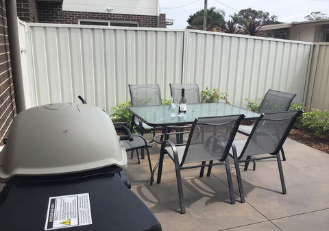 Discover Warilla - Bright And Airy Townhouse Near The Beach And Lake - Darwin Holiday 1