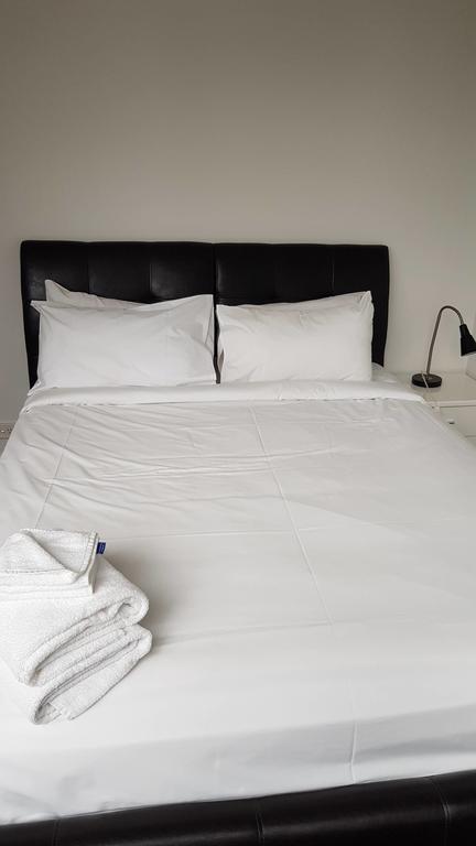 Docklands 1201p 2bed 1bath Water View - Darwin Holiday 3