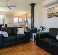 Dom's Place - Darwin Holiday