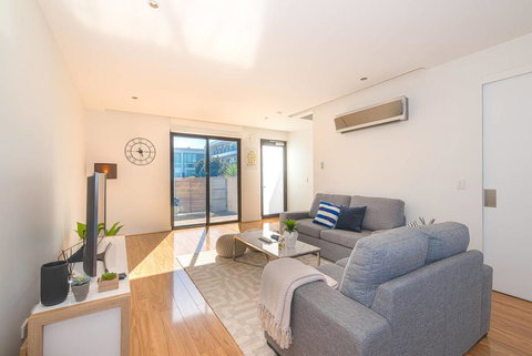 Double Storey Harbortown Townhouse - Darwin Holiday 1