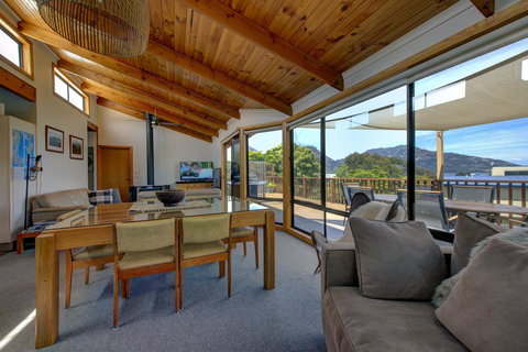 Dove On Freycinet - Darwin Holiday 3