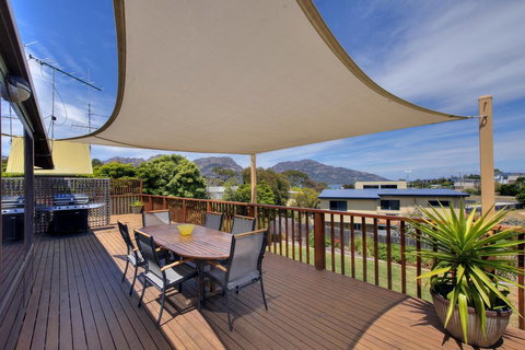 Dove On Freycinet - Darwin Holiday 0