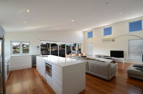 Dream Catcher Beach House - Shellharbour - Darwin Holiday 2