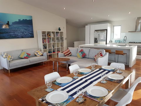 Dream Catcher Beach House - Shellharbour - Darwin Holiday 0
