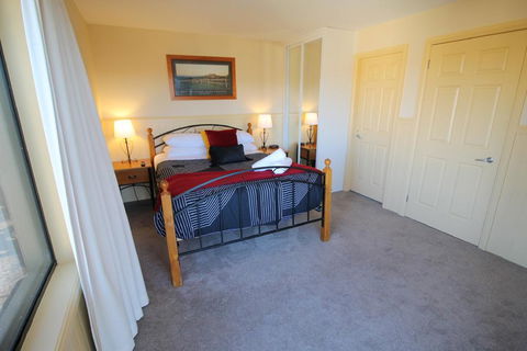 Dromaius 5 - Great Views Of The Snowy Mountains - Darwin Holiday 3