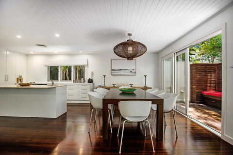 Dual-living Amongst The Rainforest, Little Cove - Darwin Holiday 1