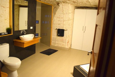 Dug Out B&B Apartments - Darwin Holiday 3